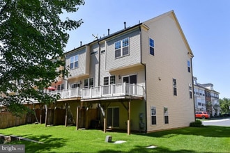 22414 Glenbow Way in Clarksburg, MD - Foto de edificio - Building Photo