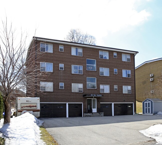 48 Waniska Ave in Toronto, ON - Building Photo - Building Photo