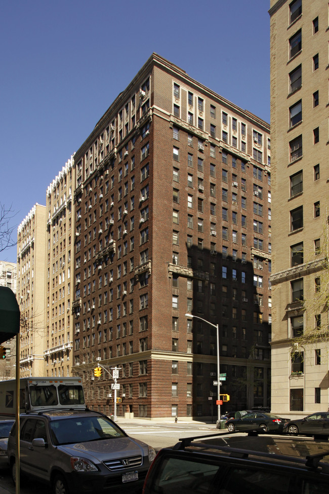 900 West End Ave in New York, NY - Foto de edificio - Building Photo