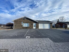 4124 Lincoln Way E in Fayetteville, PA - Building Photo - Building Photo