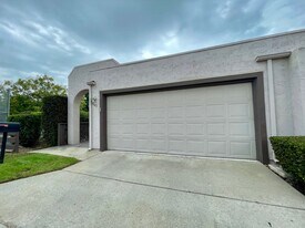 6643 Reservoir Ln in San Diego, CA - Building Photo