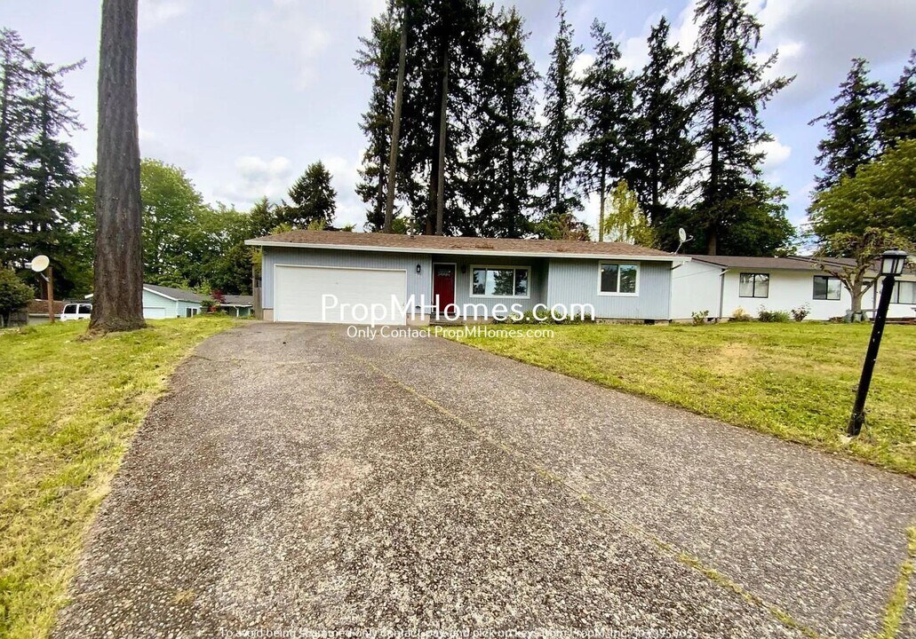 989 SE Fir Grove Loop in Hillsboro, OR - Building Photo