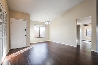 1332 Andes Dr in Winter Springs, FL - Foto de edificio - Building Photo