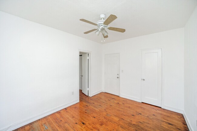 7920 Harding Ave in Miami Beach, FL - Building Photo - Building Photo