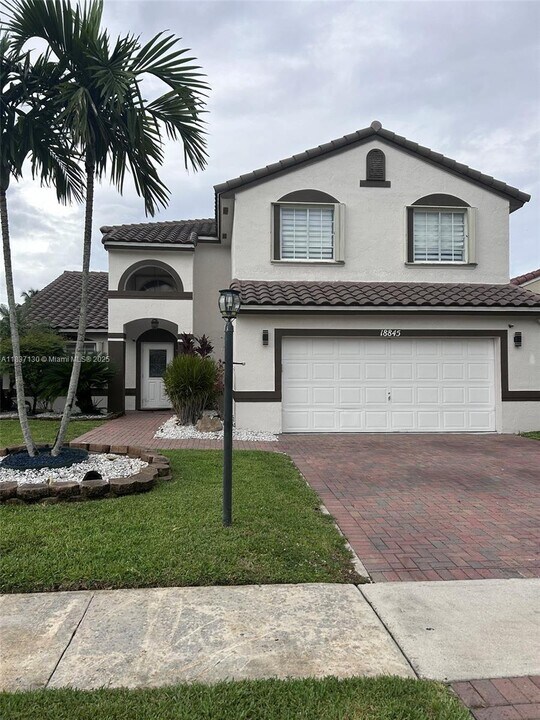 18845 NW 2nd St in Pembroke Pines, FL - Building Photo