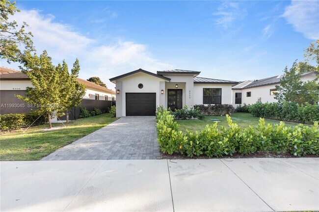 8570 SW 198th St in Cutler Bay, FL - Building Photo - Building Photo