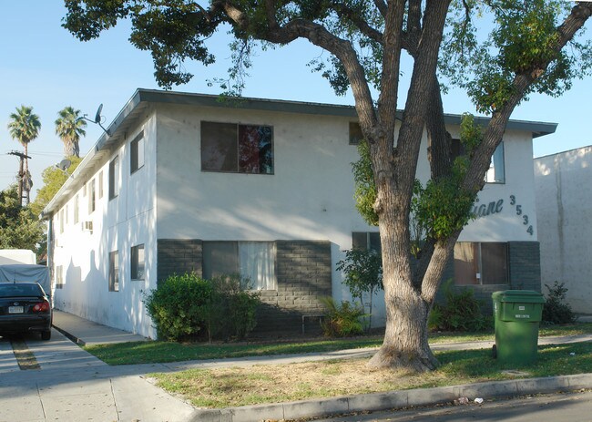 Diane Apartments in Los Angeles, CA - Foto de edificio - Building Photo