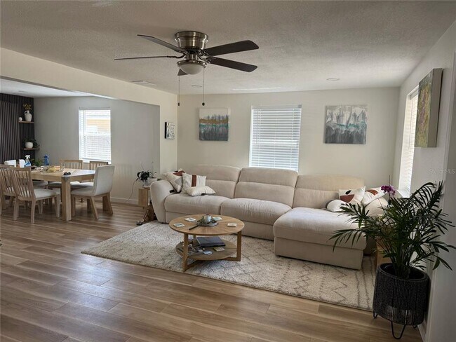 4569 32nd Ave N in St. Petersburg, FL - Building Photo - Building Photo