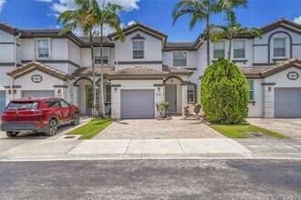 11467 NW 76th St in Medley, FL - Building Photo - Building Photo