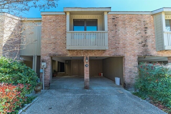 9400 Doliver Dr in Houston, TX - Building Photo - Building Photo