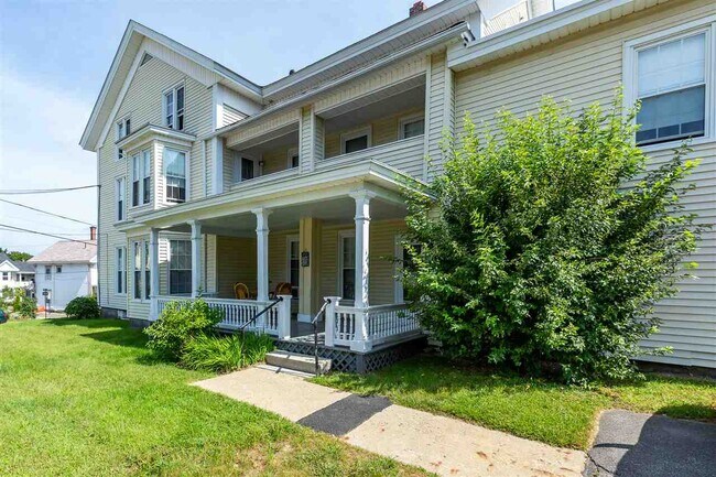 77 -79 Centre St, Unit 5 in Concord, NH - Foto de edificio - Building Photo