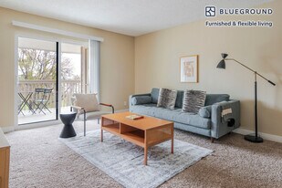 950 E Hillsdale Blvd in Foster City, CA - Building Photo