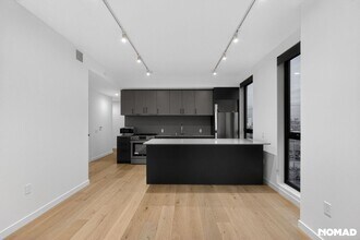 395 6th St in San Francisco, CA - Foto de edificio - Building Photo