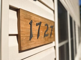 1727 N 57th Ave in Omaha, NE - Building Photo