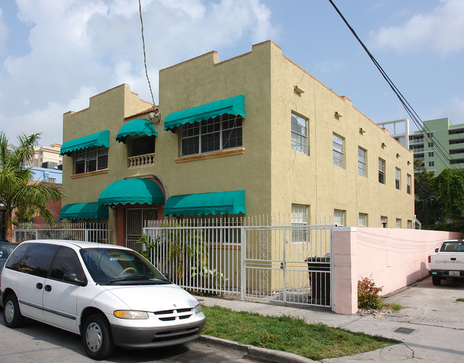 1157 NW 1st St in Miami, FL - Building Photo - Building Photo