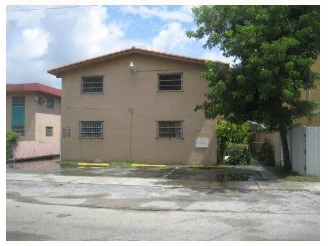 2155 NW 19th Ter in Miami, FL - Foto de edificio