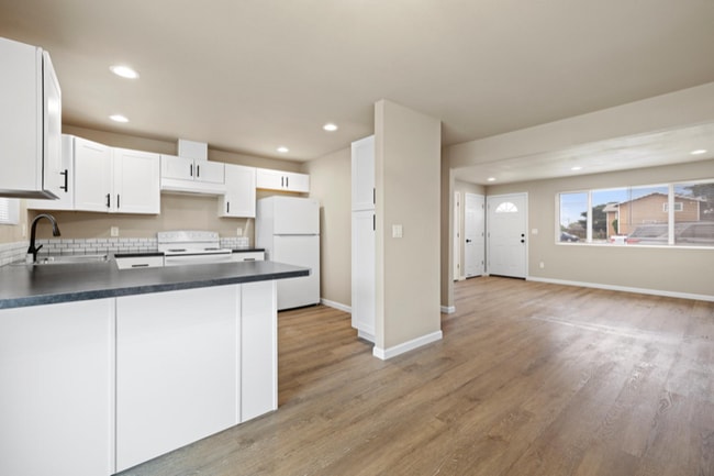 1119 N Buchanan St, Unit C in Kennewick, WA - Foto de edificio - Building Photo