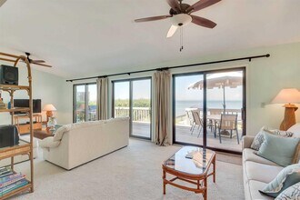 11A Oakhurst Rd in Hampton Bays, NY - Building Photo - Building Photo