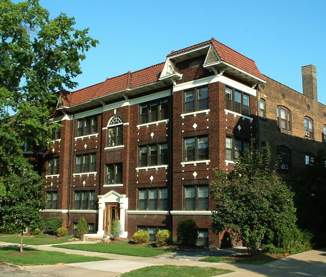 Lewis Manor Apartments in Cleveland, OH - Foto de edificio - Building Photo