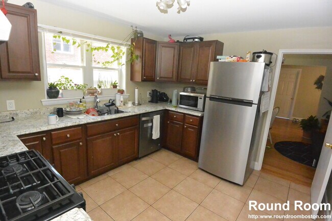271 Corey Rd, Unit 271 in Boston, MA - Building Photo - Building Photo