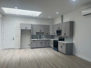 4077 Gage Ave in Bell, CA - Foto de edificio - Building Photo