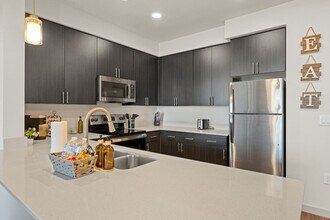 711 W Broadway Rd, Unit SI ID1366976P in Tempe, AZ - Foto de edificio - Building Photo