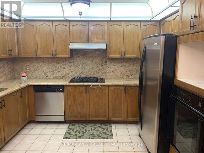 18 David Dr in Toronto, ON - Building Photo - Building Photo