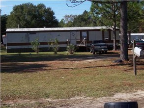 157 Laurel St in Defuniak Springs, FL - Building Photo - Building Photo