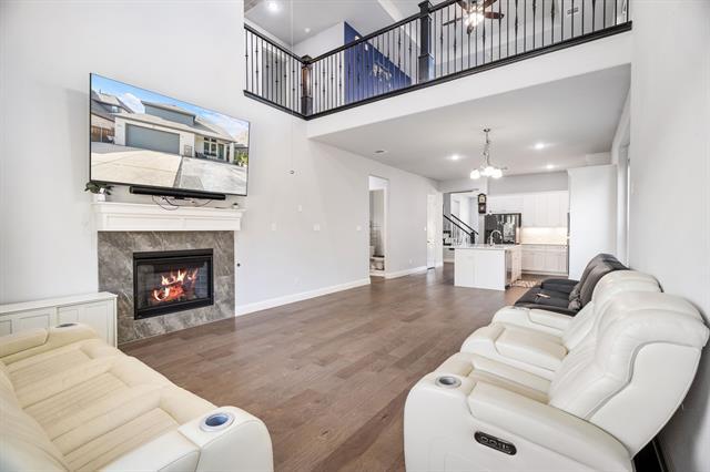 12591 Royal Oaks Ln