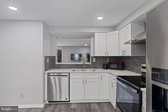 70 Dorchester Cir in Evesham, NJ - Building Photo - Building Photo