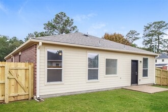 22034 Willow Downs Dr in Tomball, TX - Building Photo - Building Photo
