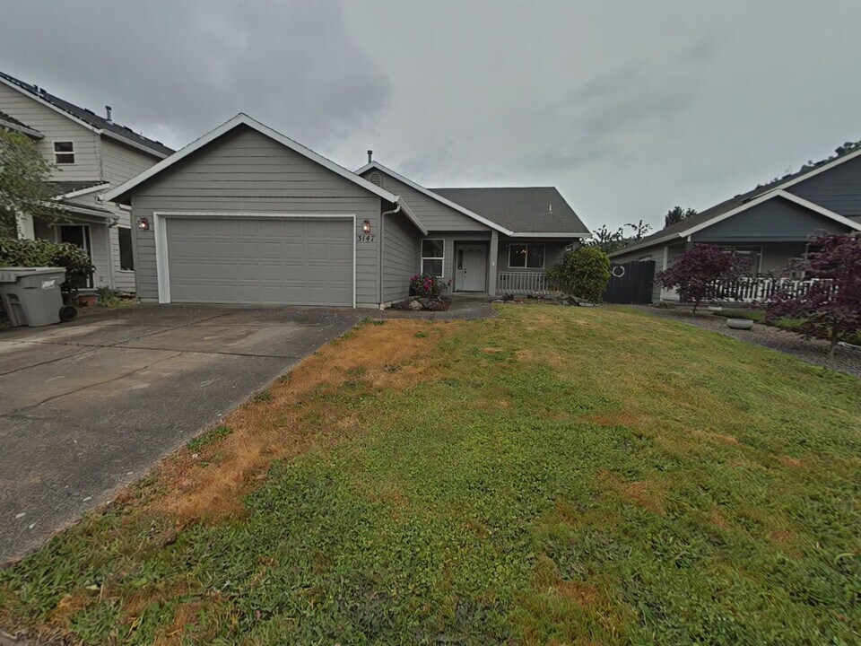 3147 Quail Ave SE in Albany, OR - Building Photo