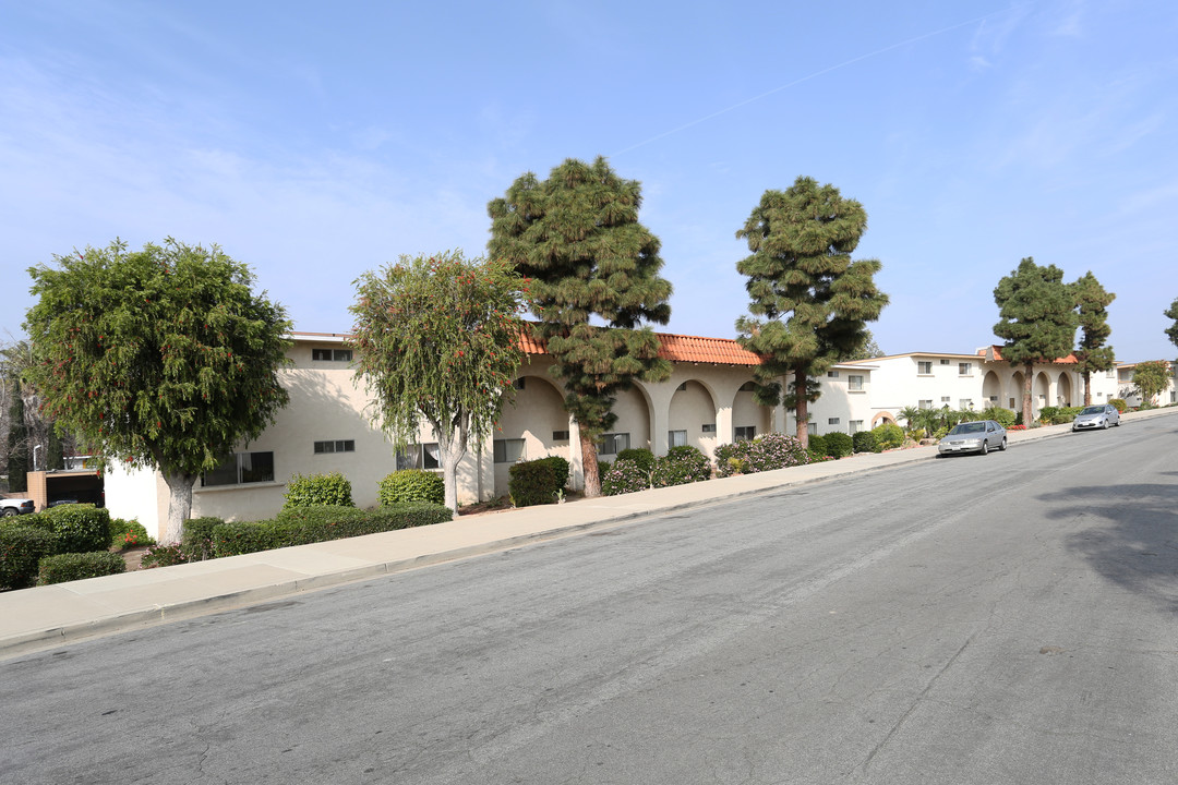 Villa Carmen Apartments in Camarillo, CA - Building Photo