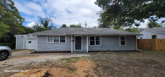 2213 N 41st St in Waco, TX - Building Photo