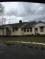 20 Harkins St in Clinton, MA - Building Photo