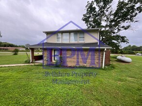 8220 Whites Creek Pike in Nashville, TN - Building Photo - Building Photo