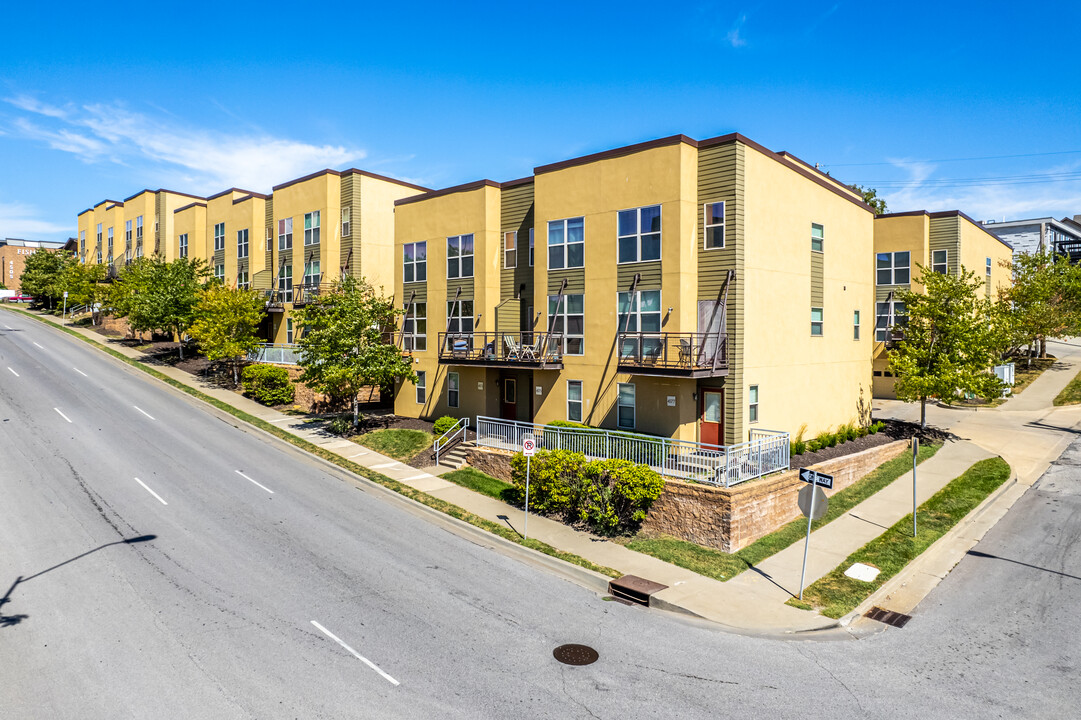 Madison Condominiums in Kansas City, MO - Building Photo