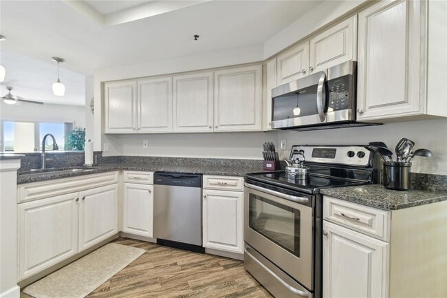 1002 S Harbour Island Blvd in Tampa, FL - Building Photo - Building Photo