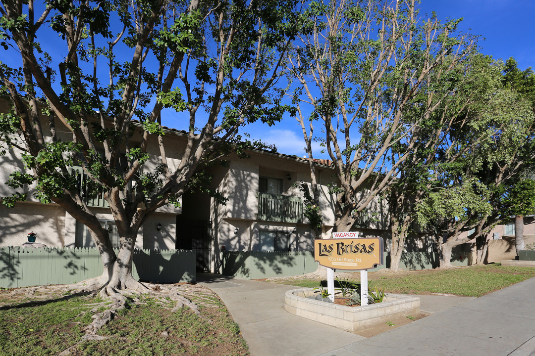 Vista Apartments in Fallbrook, CA - Building Photo