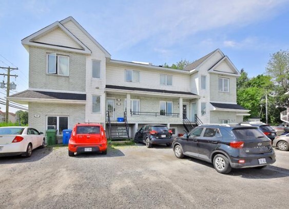 97-107 Des Sorbiers Rue in St-Lin-Laurentides, QC - Building Photo