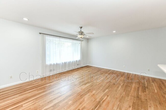 821 Ninovan Rd SE in Vienna, VA - Building Photo - Building Photo
