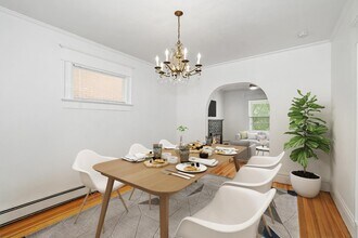 Spacious & light-filled Governors' Park ho in Denver, CO - Building Photo - Building Photo