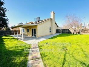 5689 W Holland Ave in Fresno, CA - Building Photo - Building Photo