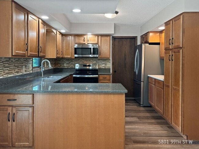 5801 W 99th St in Minneapolis, MN - Building Photo - Building Photo