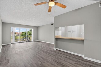629 Sea Pine Way in Greenacres, FL - Building Photo - Building Photo