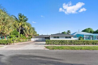 2128 Dock St in West Palm Beach, FL - Building Photo - Building Photo