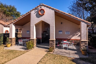 Waxahachie Village Apartments Condominiums in Waxahachie, TX - Building Photo - Building Photo