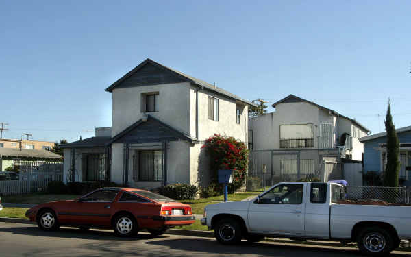 3717 Van Dyke Ave in San Diego, CA - Building Photo - Building Photo