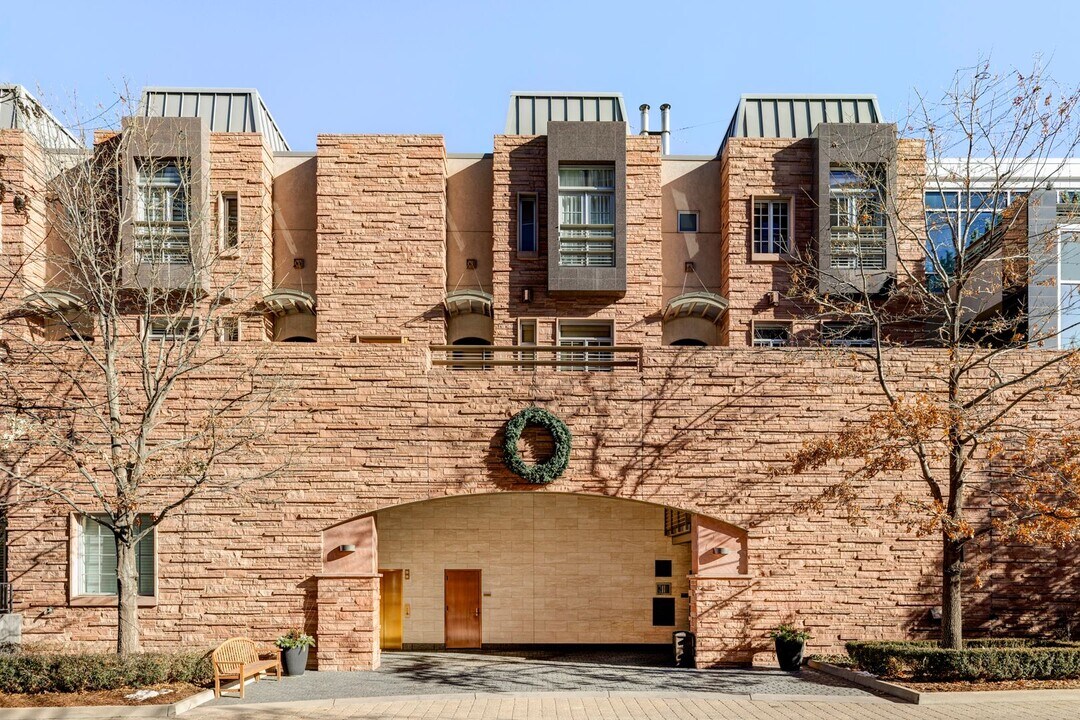 105 Fillmore St in Denver, CO - Building Photo
