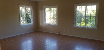 501 Grove Pl in Glendale, CA - Building Photo - Building Photo